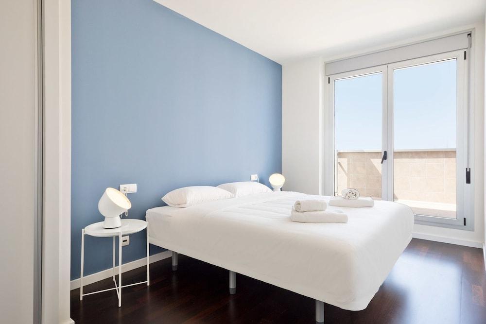 Olala Port Forum Apartments Sant Adria de Besos Bagian luar foto