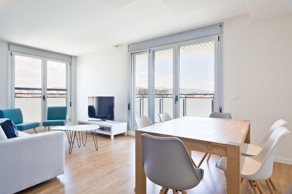 Olala Port Forum Apartments Sant Adria de Besos Bagian luar foto