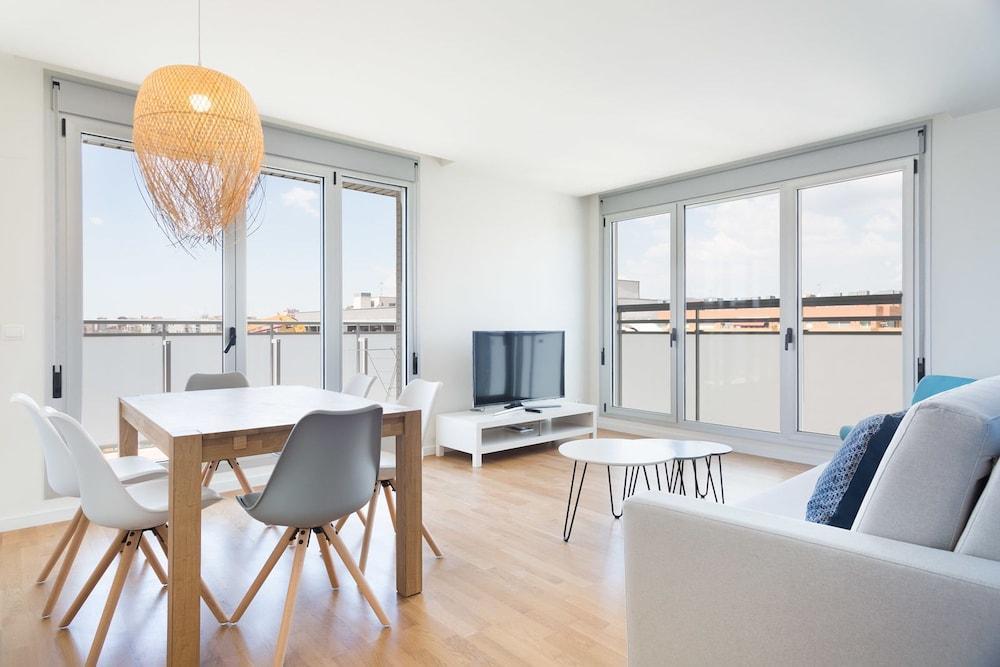 Olala Port Forum Apartments Sant Adria de Besos Bagian luar foto